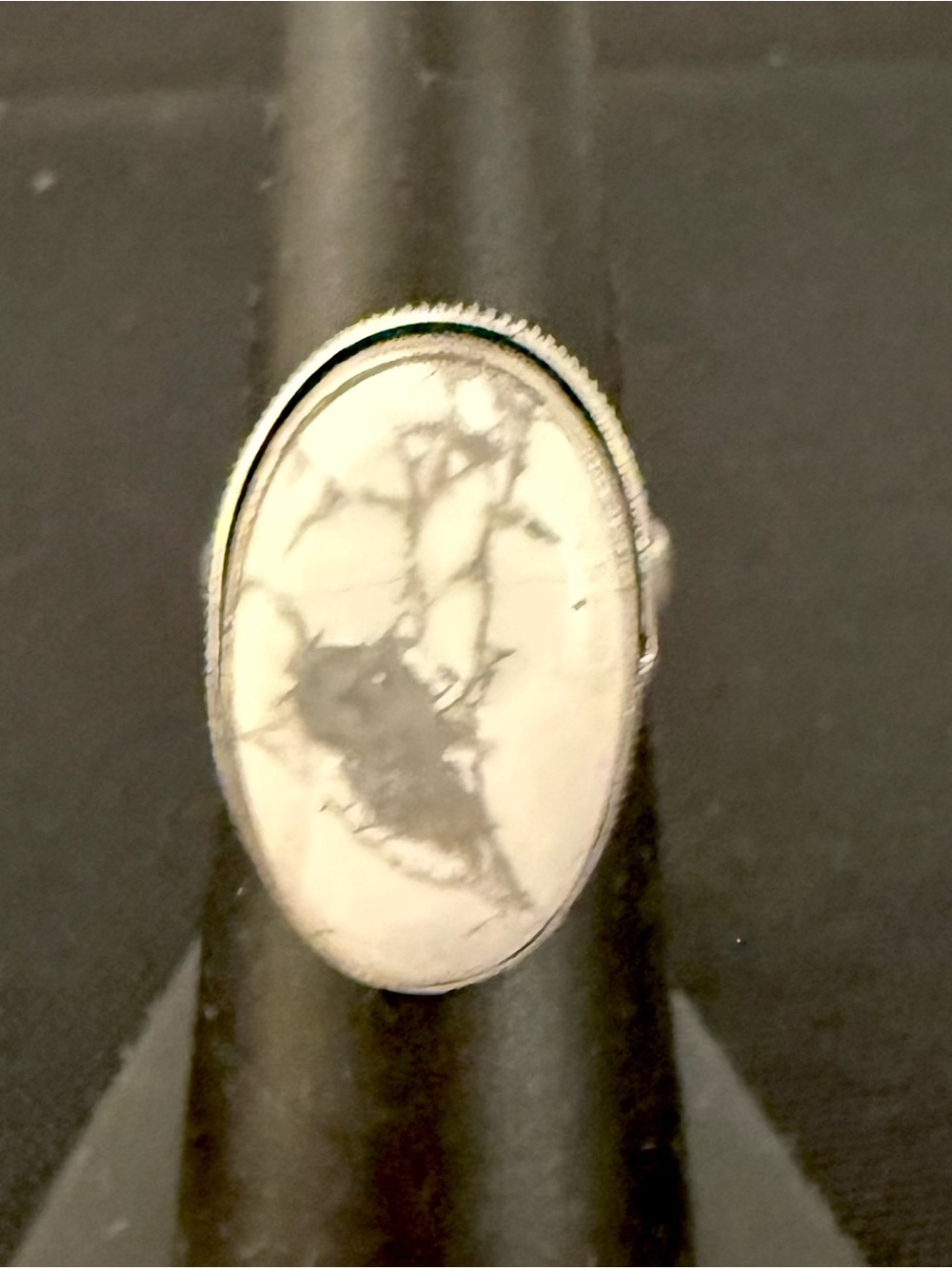925 Sterling Silver White Howlite Oval Cabochon Statement Ring Size 5.75